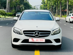 Ngỡ ngàng Mercedes C180 AMG rao bán chỉ ngang Mazda6 sau 3 năm sử dụng