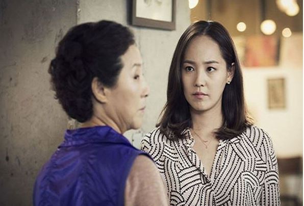 Ly hôn 4 năm trời, vừa gặp mẹ chồng đã kêu 'hôm nào đưa con tới chơi, tôi cho phép đấy', tôi chỉ cười rồi nói một câu nhưng mặt bà tái nhợt mặt mũi