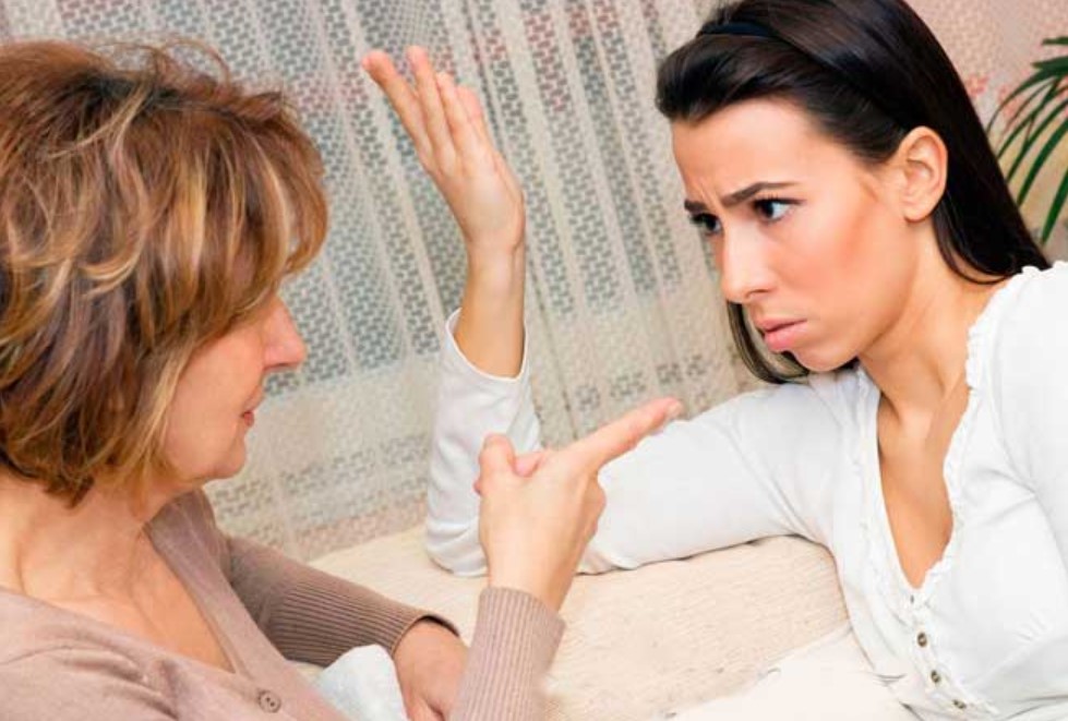 Nhờ mẹ chồng cất giùm vàng cưới, đến ngày hỏi lấy lại thì bà không muốn trả, tôi phải làm căng mới biết được sự thật