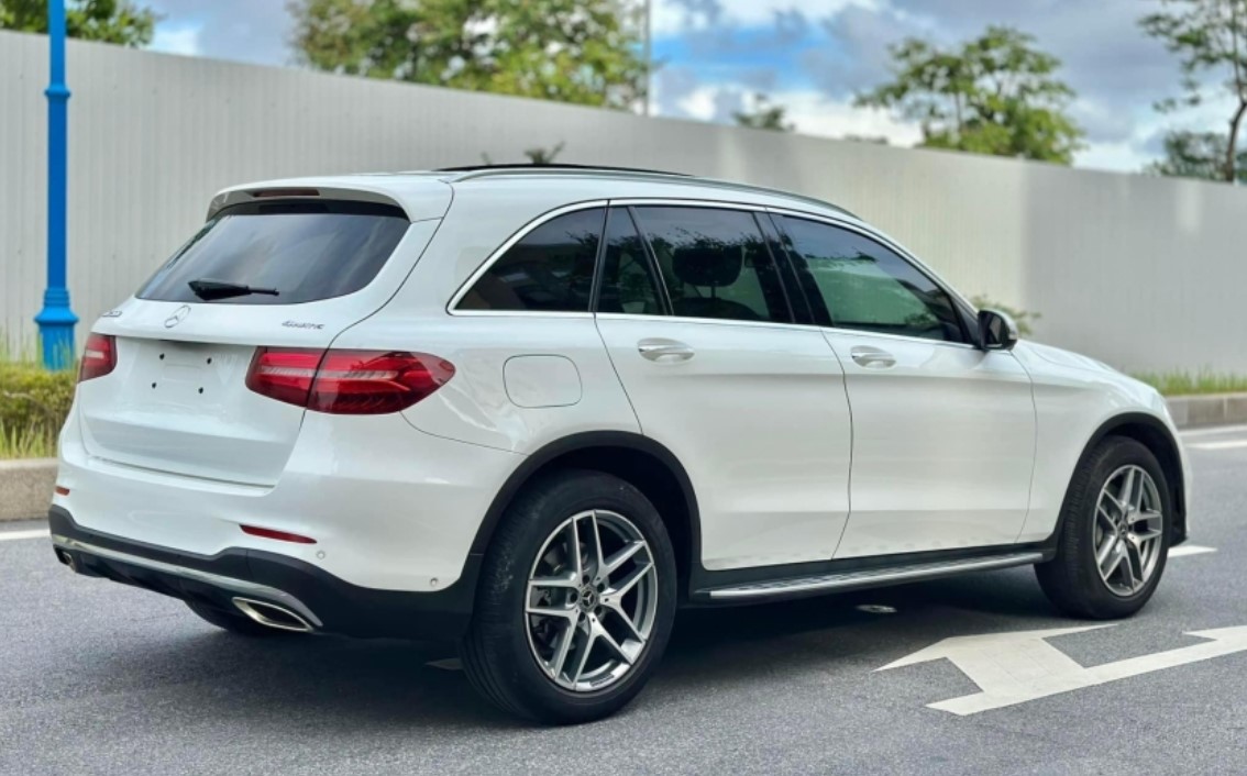Mercedes-Benz GLC 300 4Matic rao bán với giá khó tin sau 6 năm sử dụng