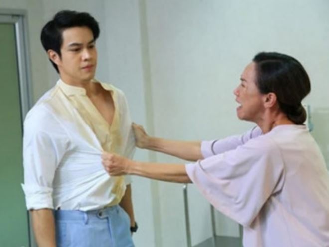 Vô duyên vô cớ bị gái lạ tát tới tấp trên phố, tôi bàng hoàng phát hiện bí mật không tưởng đằng sau của gia đình mình