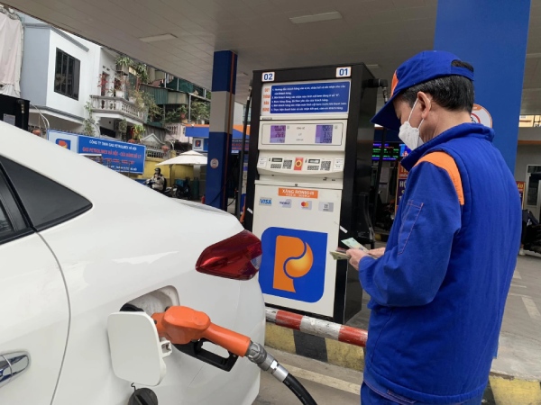 Xăng dầu quay đầu giảm giá sau 4 kỳ tăng liên tiếp 