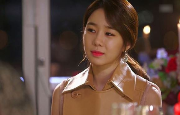 Thấy người phụ nữ lạ ấy chạy đến xin vài sợi tóc của con trai, sự thật sau đó khiến tôi vô cùng sốc