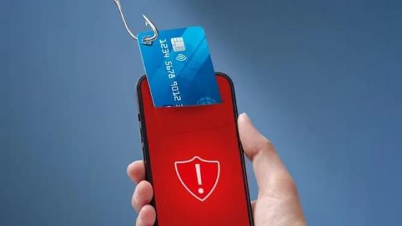 Lỡ cài phần mềm độc hại vào điện thoại thì nên làm gì? Xử lý ngay kẻo mất hết tiền trong tài khoản