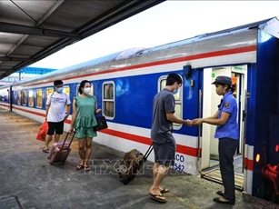 Sớm hợp nhất hai công ty cổ phần vận tải đường sắt