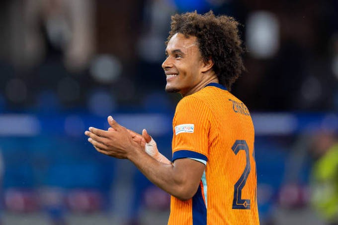 Bayern vớ bẫm nhờ MU mua Joshua Zirkzee