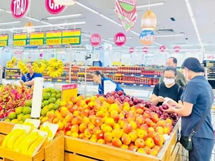 TP Hồ Chí Minh: Không có việc hàng hóa 'té nước' theo tăng lương từ 1/7