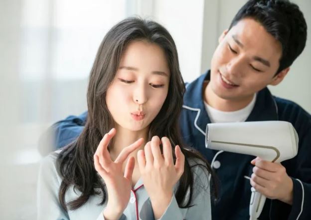 Phát hiện chồng ngoại tình, tôi khổ sở vô cùng, để níu kéo chồng quay về, tôi đã cho anh ta thấy bộ mặt thật của ả nhân tình