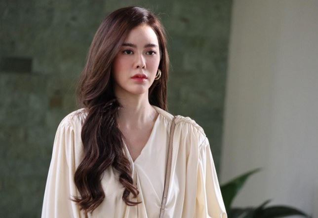 Nợ đầm nợ đìa gần cả tỷ, tôi cắn răng lấy người chồng già để đổi lấy tiền, ai ngờ đêm tân hôn tôi rơi nước mắt vì chiêu hạ màn của chồng