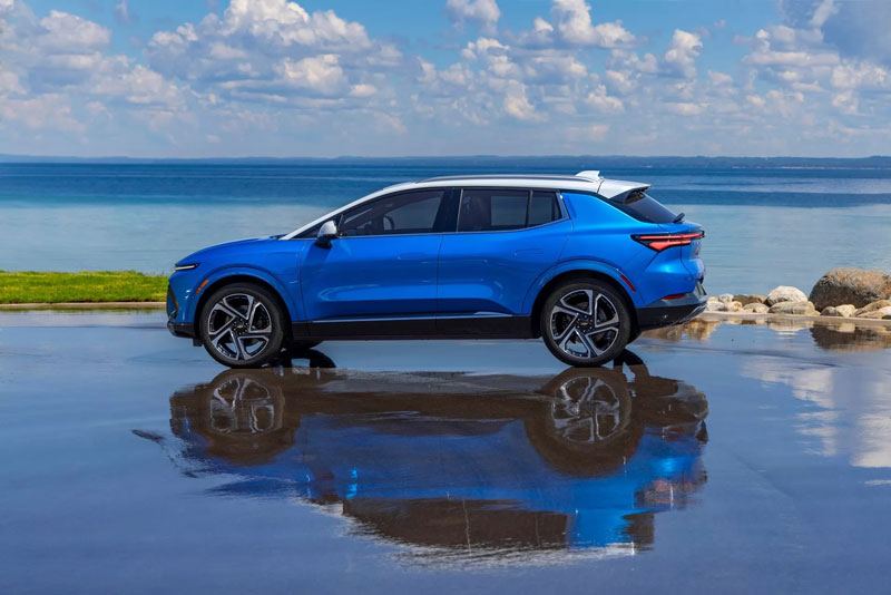 &#x110;&#x1ED1;i th&#x1EE7; c&#x1EE7;a VinFast VF 8 ch&#x1ED1;t gi&#xE1; t&#x1EEB;  825 tri&#x1EC7;u &#x111;&#x1ED3;ng