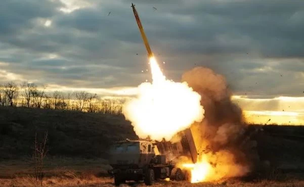 Pháo phản lực HIMARS. Ảnh: Getty