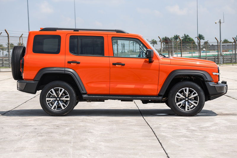 SUV địa hình công suất 217 mã lực, nội thất tiện nghi, giá 1,249 tỷ đồng