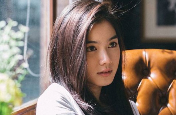 Buột miệng khen chiếc vòng của bà thông gia đẹp, nào ngờ lại được tặng ngay, để rồi giờ đây mẹ tôi lo lắng đến mất ăn mất ngủ