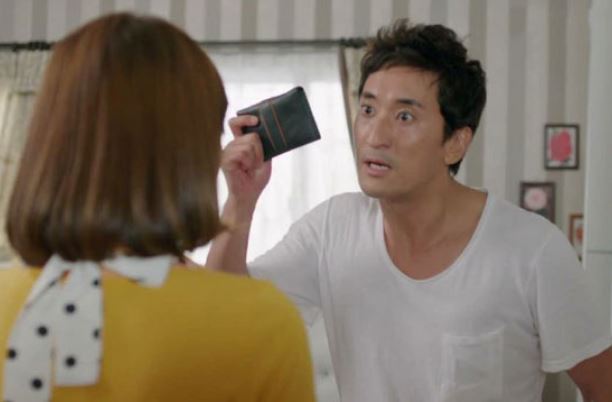 Biết chồng ra ngoài tòm tem, còn về nhà muối mặt xin 500 triệu để bồi thường cho bồ, tôi tức nghẹn nói 1 câu khiến anh ta chết sững