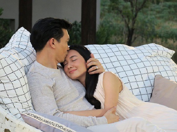 Đưa con riêng của chồng đi ăn, tôi sững người khi đứa bé nói ra bí mật kinh hoàng này