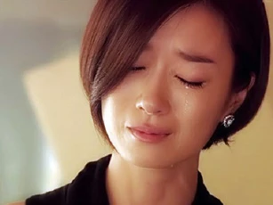 Lần nào mẹ tôi gửi thùng hải sản tươi sống chồng cũng bắt vợ vào bếp lấy dao, bí mật bên trong thùng khiến tôi ứa nước mắt