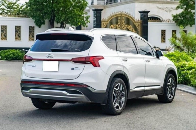 Ngỡ ngàng giá bán lại của Hyundai Santa Fe sau 2 năm sử dụng