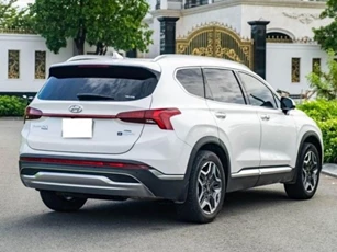 Ngỡ ngàng giá bán lại của Hyundai Santa Fe sau 2 năm sử dụng