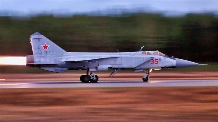 Chiến đấu cơ MiG-31.