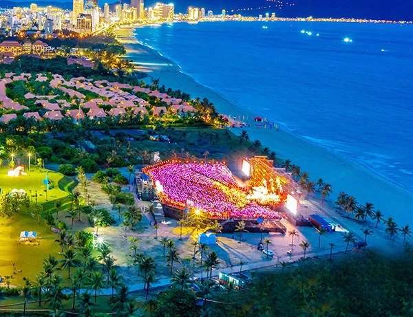 “Vườn biển” (Ariyana Beach Garden) tại Cung Hội nghị Quốc tế Ariyana Đà Nẵng là khu vực tổ chức sự kiện ven biển ngoài trời lớn nhất Việt Nam hiện nay.