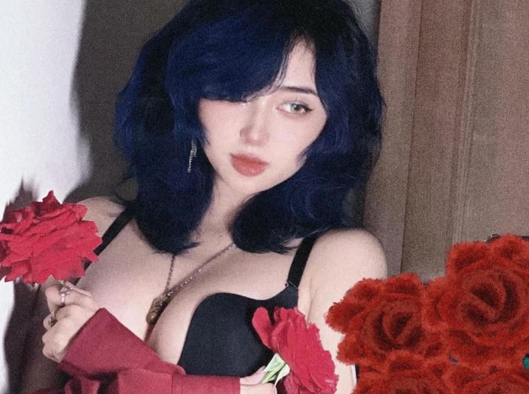 'Nổ mắt' trước đường của nữ trọng tài nóng bỏng nhất làng game Việt