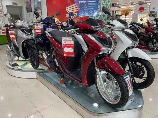 Một phiên bản Honda SH đang giảm đậm 30 triệu đồng tại đại lý, xuống mức thấp hiếm có nhiều năm- Ảnh 1.