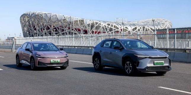 Toyota nhập cuộc đua làm xe điện không người lái