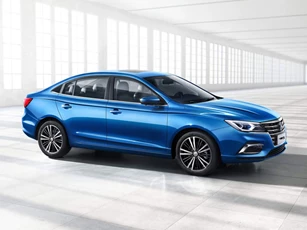 Xe sedan hạng C rẻ nhất Việt Nam giảm giá mạnh trong tháng 7