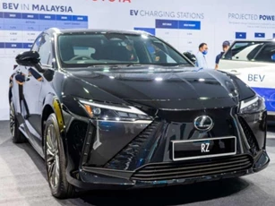 SUV chạy điện Lexus RZ 450e ra mắt thị trường hàng xóm Việt Nam, giá khởi điểm từ 2,2 tỷ đồng