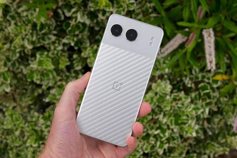 Smartphone chống nước, cấu hình ‘khủng’, sạc 100W, giá hơn 9 triệu đồng