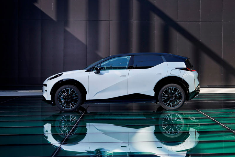 SUV công suất 428 mã lực, nội thất sang chảnh, giá gần 770 triệu đồng