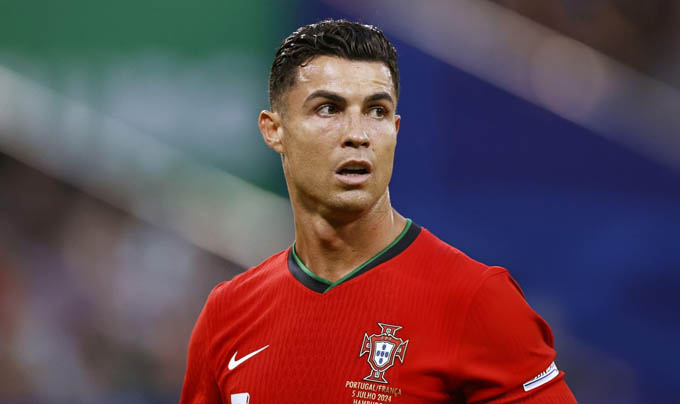 Ronaldo bị chê là tấm gương xấu cho giới trẻ