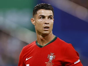 Ronaldo bị chê là tấm gương xấu cho giới trẻ