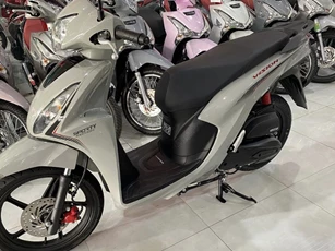 Giá xe Honda Vision giữa tháng 7/2024 rẻ như 'rau', lấn át cả xe số nhờ giảm giá cực mạnh