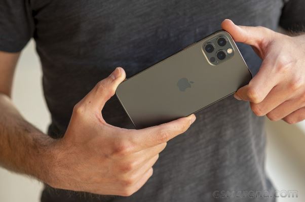 iPhone 12 Pro vẫn mượt như nhung năm 2024, nhiều trang bị như iPhone 15 Pro, giá rẻ sập sàn