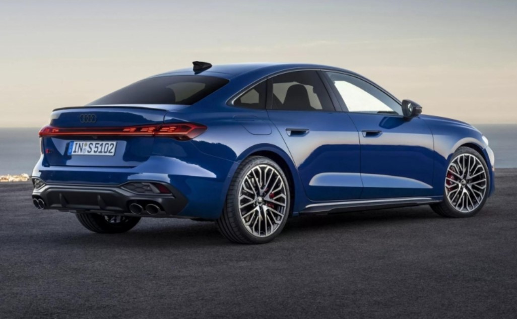 Audi A5 2025 trình làng: Ngoại thất thể thao hơn, giá quy đổi từ 1,25 tỷ đồng