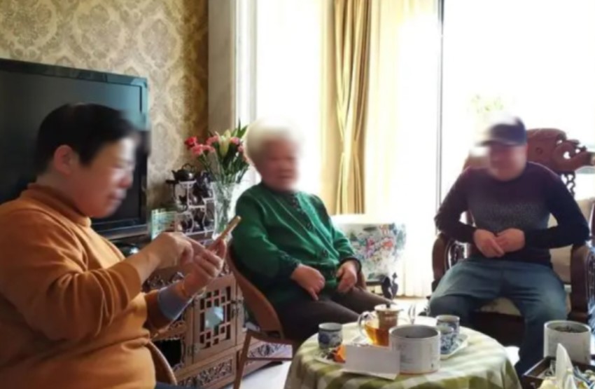 Bố chồng tôi để lại tài sản cho vợ chồng con út, con cả không được một xu, ông qua đời chưa đầy 2 tháng đã xảy ra sự việc