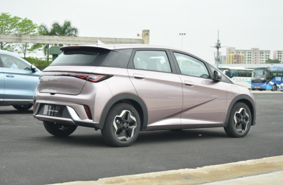 BYD Dolphin bán tại Việt Nam với 1 phiên bản: Giá bán 659 triệu đồng, tầm hoạt động 405 km