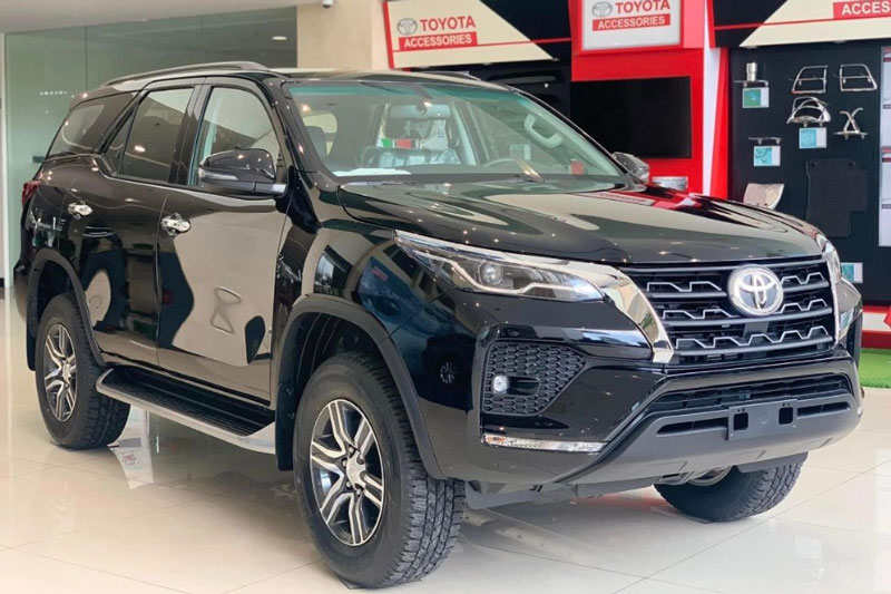 Giá lăn bánh Toyota Fortuner giữa tháng 7/2024 cực hấp dẫn, hạ gục Ford Everest và Hyundai Santa Fe