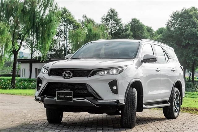 Giá lăn bánh Toyota Fortuner giữa tháng 7/2024 cực hấp dẫn, hạ gục Ford Everest và Hyundai Santa Fe ảnh 2