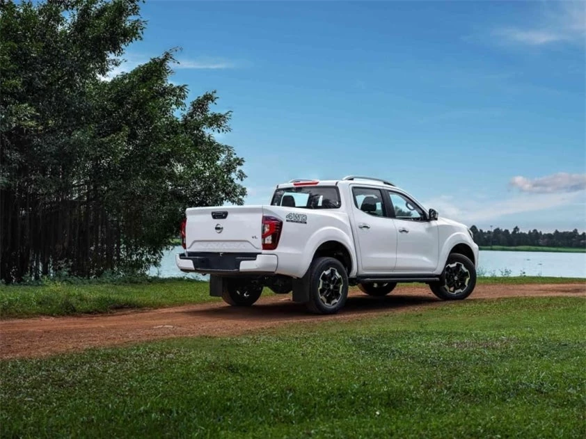 nissan-navara-2024-1_optimized