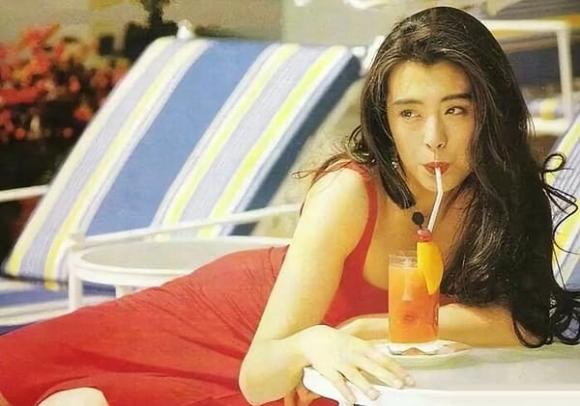 Nữ diễn viên dưới ống kính người qua đường: Châu Tấn kém sắc, Triệu Lệ Dĩnh bóng dầu, tới Lưu Hiểu Khánh không khỏi bật cười