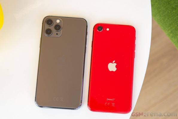 iPhone SE 2 hạ giá thủng sàn, siêu phẩm thu gọn của iPhone 11 Pro Max siêu rẻ chỉ hơn 2 triệu đồng