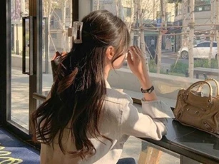 Vay mẹ vợ cũ 500 triệu gần 20 năm không trả, thấy bà mới bán nhà, cựu anh rể của tôi cũng về khoanh chân đợi chia tài sản