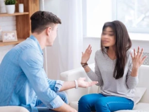 Đi làm về thấy chồng hăm hở dọn nhà cửa, tôi còn đang kinh ngạc thì chồng đã kéo ngay vào trong, chỉ thành quả khiến tôi tức tím mặt