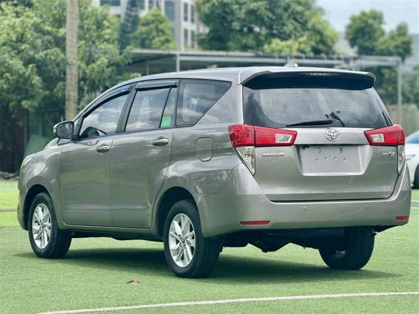 Toyota Innova 2018 lên sàn xe cũ với giá bao nhiêu sau 6 năm lăn bánh tại Việt Nam? 500095