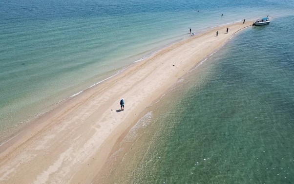 Khám phá con đường cát trắng độc đáo giữa biển trời Điệp Sơn