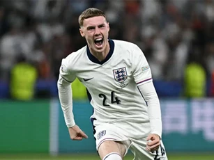 Chelsea muốn 'trói chân' Palmer bằng hợp đồng 10 năm