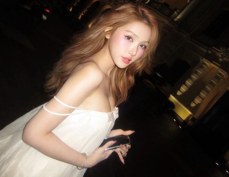 'Nổ mắt khi ngắm body của hot girl Sài Gòn 'dọa' soán ngôi hoa hậu Hương Giang