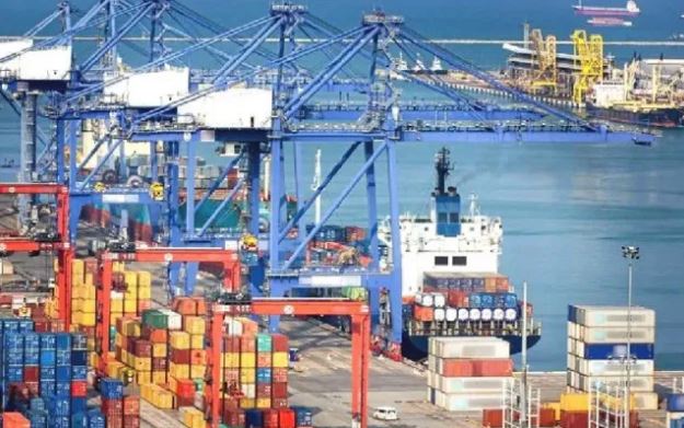 Việt Nam xuất siêu 11,88 tỷ USD